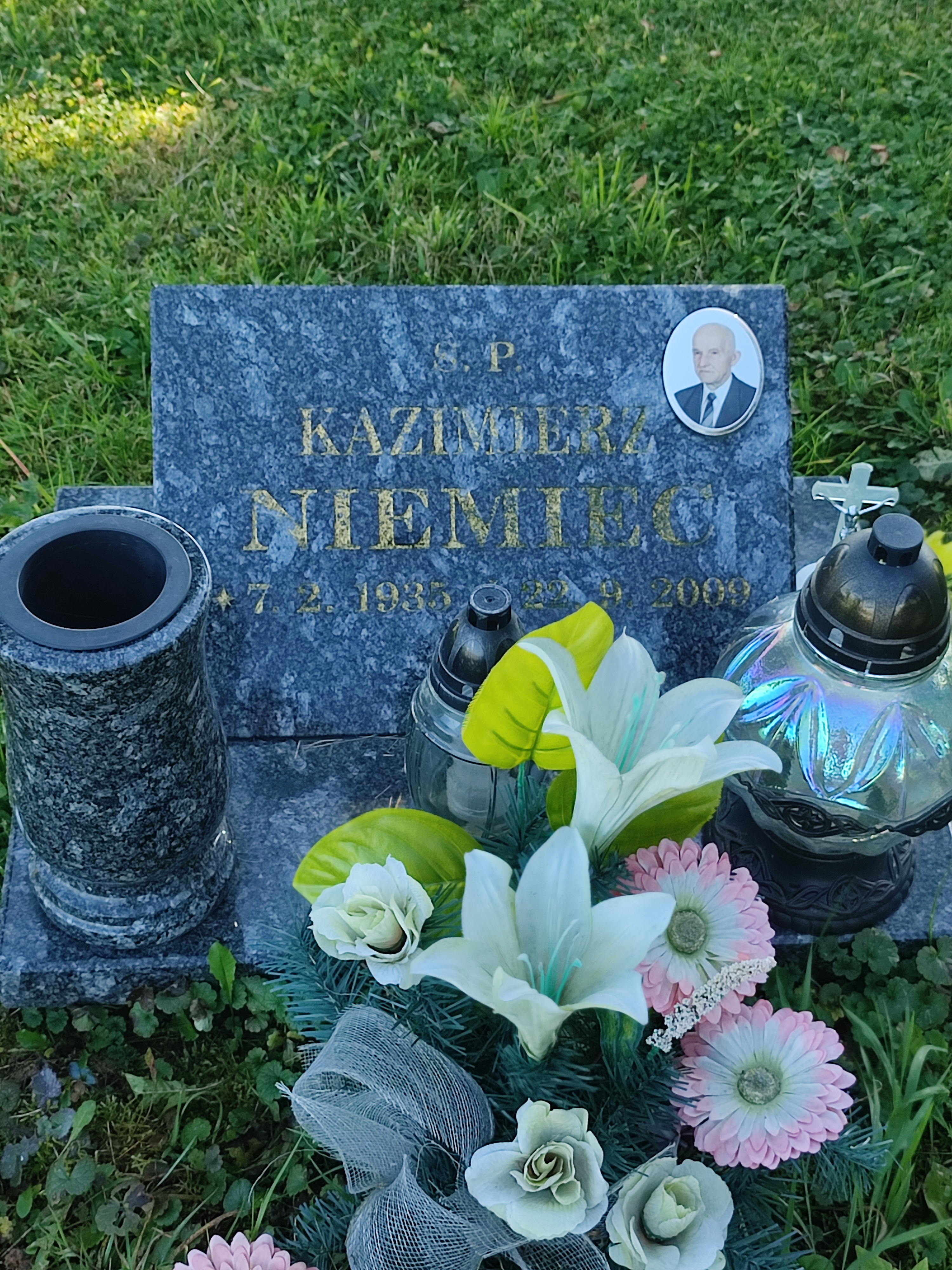 Grób Kazimierz Niemiec